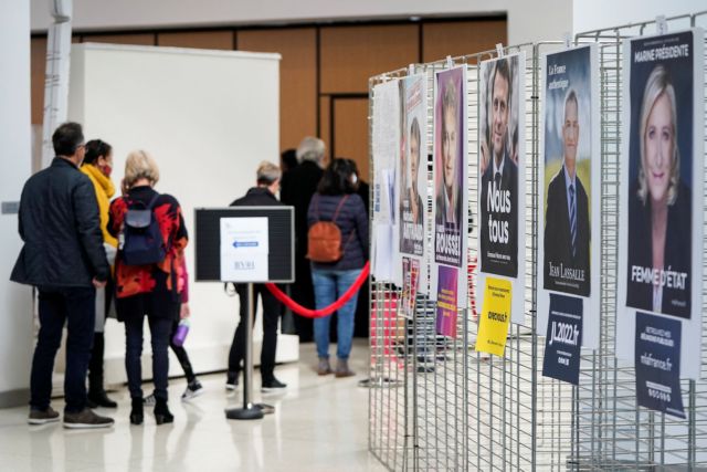 Εκλογές – Γαλλία: Σκληρή αναμέτρηση Εμανουέλ Μακρόν – Μαρίν Λεπέν δείχνουν τα πρώτα exit polls