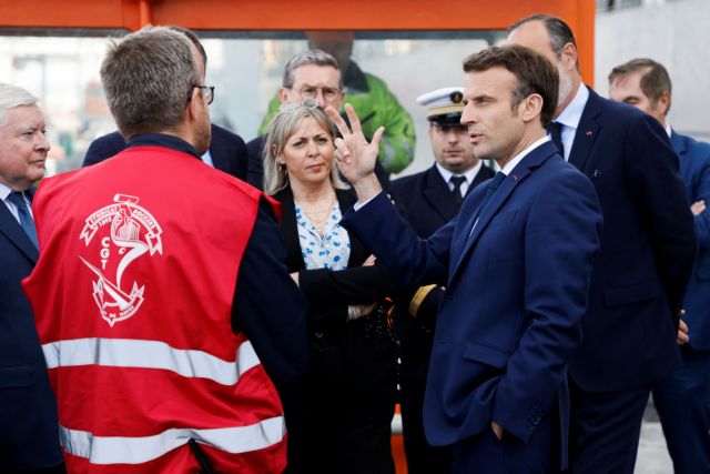 Γαλλία-προεδρικές εκλογές: Γιατί ο Μακρόν ζητά πανευρωπαϊκό πλαφόν στους μισθούς των διευθυντικών στελεχών