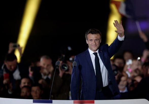 Greek PM Mitsotakis and other party leaders comment on Macron’s victory