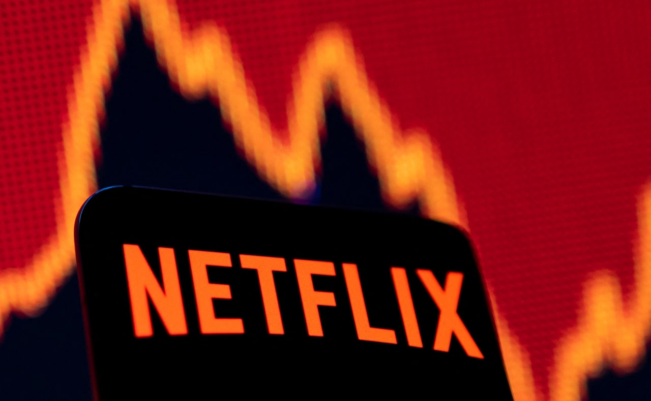 Netflix: «Βουτιά» πάνω από 30% για τη μετοχή – Θύμα «κανονικότητας» και πληθωρισμού