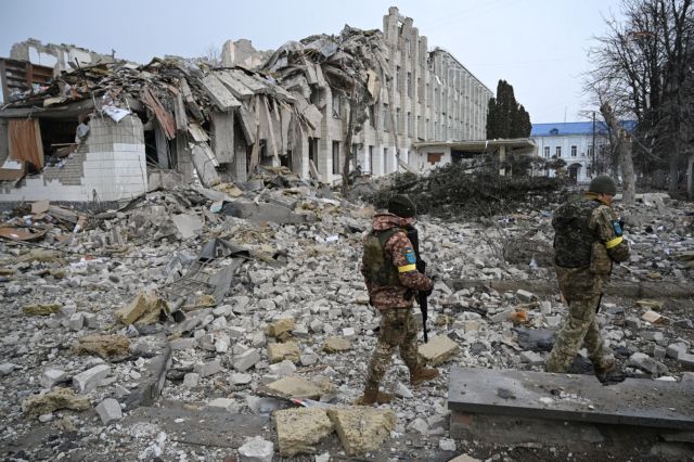Πόλεμος στην Ουκρανία: Τα λάθη της Δύσης στο χρονικό μια προαναγγελθείσας εισβολής