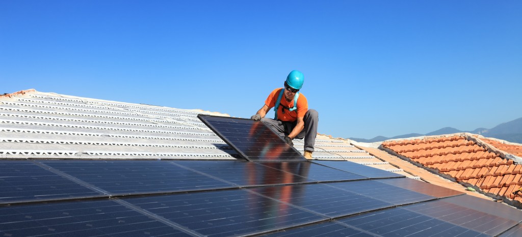 «Φωτοβολταϊκά στη στέγη»: Σε 200 καθημερινά ανέρχονται οι αιτήσεις στον ΔΕΔΔΗΕ τις τελευταίες 10 ημέρες