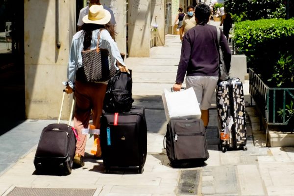 Eurostat: Βαρύ το αποτύπωμα της πανδημίας στα καταλύματα της ΕΕ – Τι δείχνουν τα στοιχεία