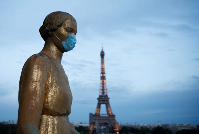 Γαλλία: Ισχυρή σύσταση στο κοινό να φορά και πάλι μάσκες, καθώς τα κρούσματα κορωνοϊού αυξάνονται