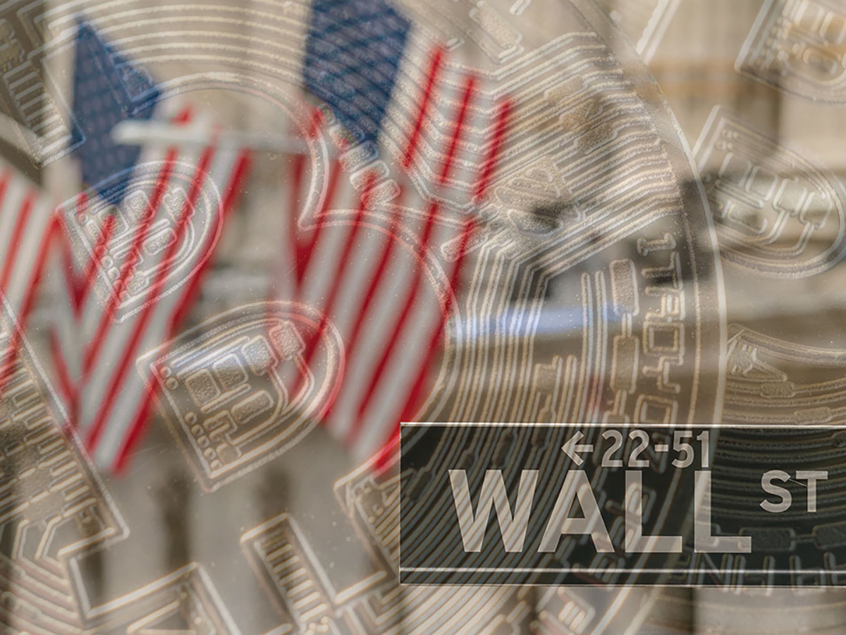 Στους ρυθμούς των μάκρο η Wall Street
