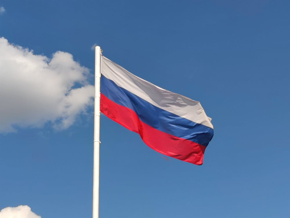 Ρωσία: Πρόστιμα σε Twitch,Pinterest, Airbnb και UPS