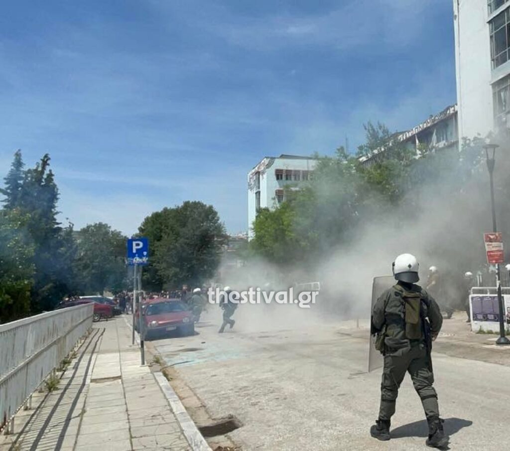 Θεσσαλονίκη: Σοβαρά επεισόδια στο ΑΠΘ – Συγκρούσεις και ρίψη χημικών