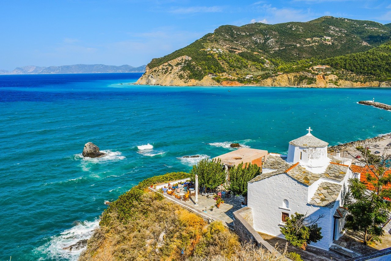 The 5 ideal destinations in Greece after the lifting of restrictions