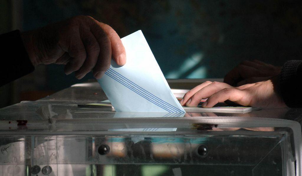 Δημοσκόπηση: Στις 8,5 μονάδες η διαφορά ΝΔ και ΣΥΡΙΖΑ – Οι 6 στους 10 θα ψηφίσουν με κριτήριο την ακρίβεια