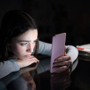 Έφηβοι: Ψυχική υγεία, Πανελλήνιες και εργασία χωρίς οικονομική ασφάλεια