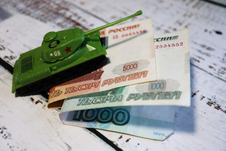 Ουκρανία: Μπορεί η Δύση να χρησιμοποιήσει «παγωμένα» ρωσικά περιουσιακά στοιχεία για την ανοικοδόμηση;