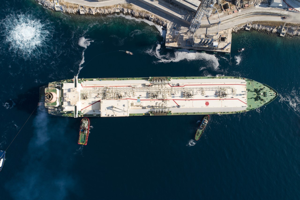 ΔΕΣΦΑ: Έναρξη λειτουργίας της νέας πλωτής δεξαμενής LNG