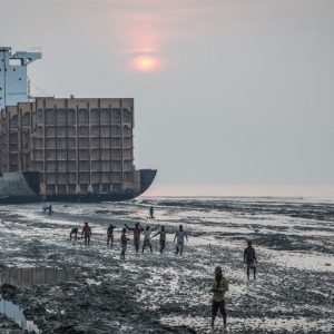 Ναυτιλία: Περισσότερα containeships και bulker για διάλυση