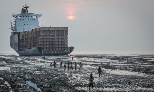Ναυτιλία: Περισσότερα containeships και bulker για διάλυση