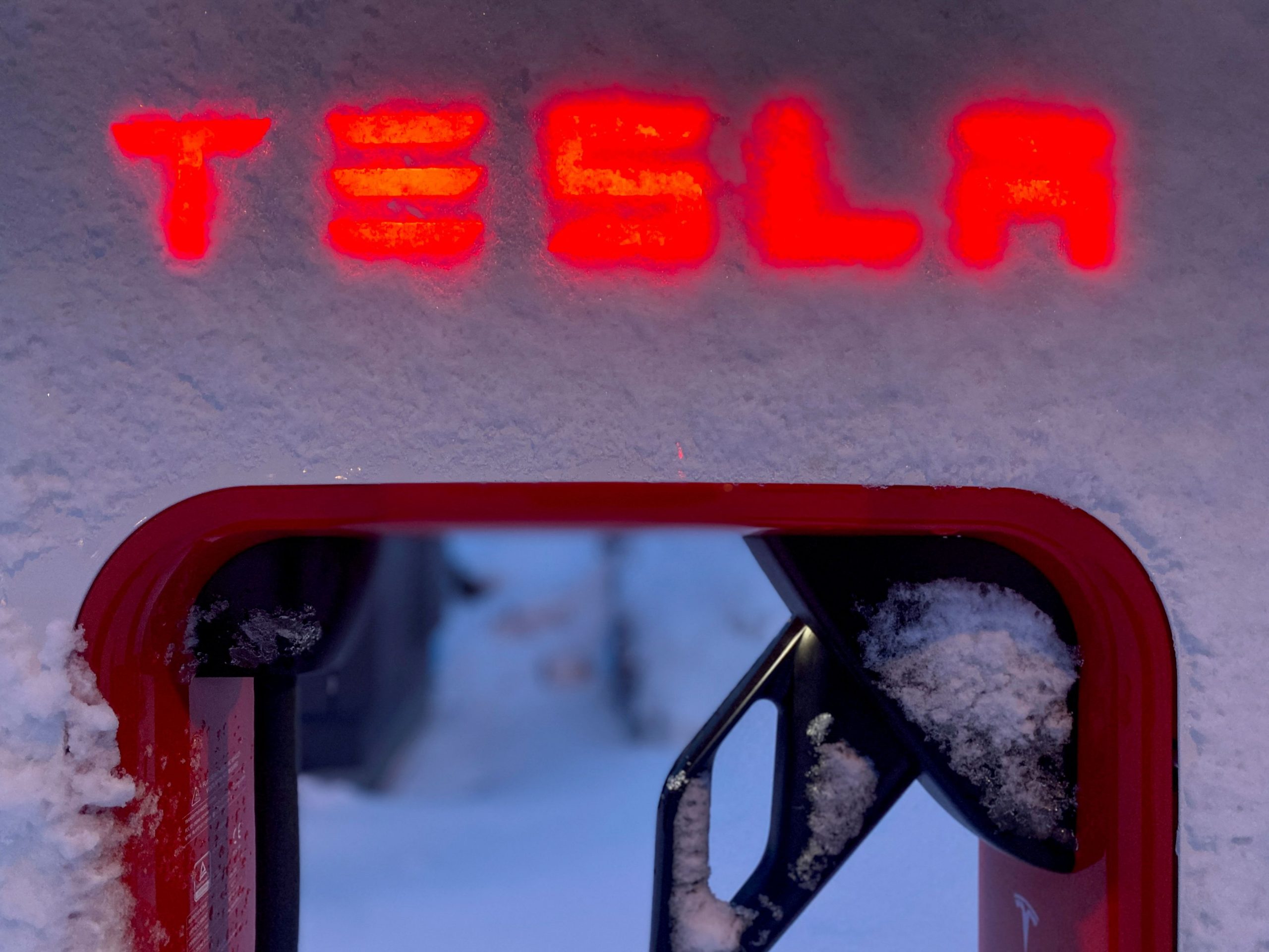 Tesla: Αγωγή κατέθεσαν απολυμένοι εργαζόμενοι – Τι υποστηρίζουν