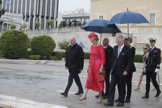 Βασιλική επίσκεψη: Στο Προεδρικό Μέγαρο το βασιλικό ζεύγος του Βελγίου μετά την κατάθεση στεφάνου στο Μνημείο του Αγνώστου Στρατιώτη