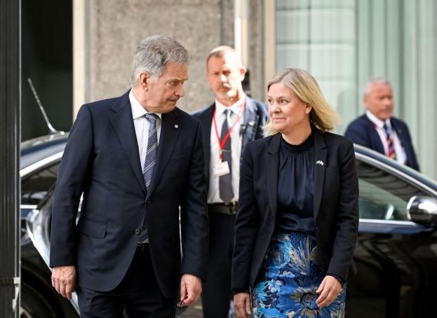 NATO: Σουηδία και Φινλανδία καταθέτουν μαζί την αίτηση για ένταξη