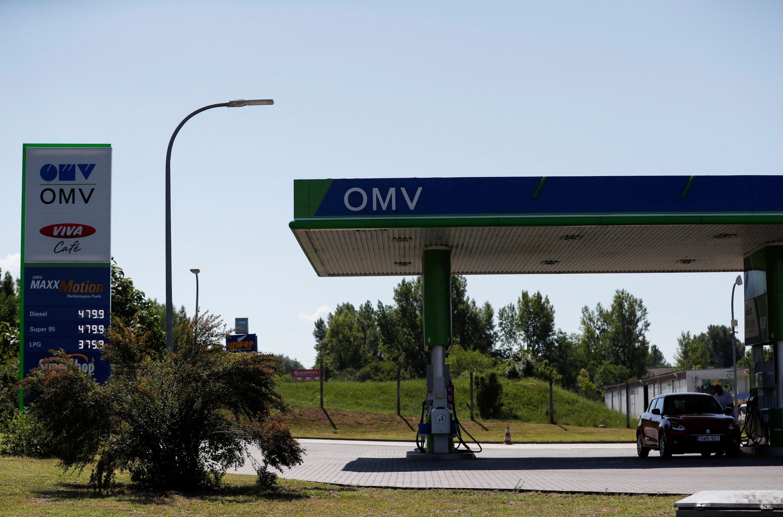 Ουγγαρία: Φθηνότερη η βενζίνη για τους ντόπιους – Έντονη αντίδραση της ΕΕ