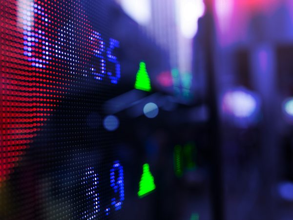 Dow Jones 30: Με +3% αποχαιρέτησε τη χρηματιστηριακή εβδομάδα