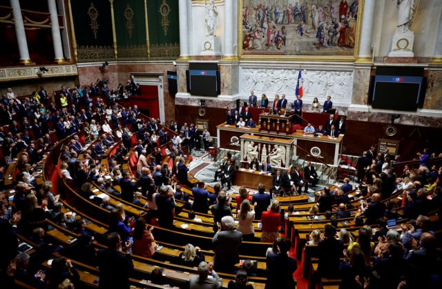 Γαλλία: Ντελιβεράς, καμαριέρα, πυροσβέστης, ναυτικός: Τα νέα πρόσωπα της Βουλής