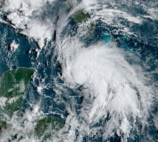 Κλιματική αλλαγή: Για μια ακόμη σεζόν με τυφώνες ρεκόρ ετοιμάζεται ο Ατλαντικός – Νέες πιέσεις στις τιμές τροφίμων και καυσίμων