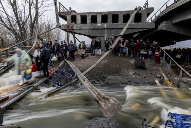 Ουκρανία: Οι Ρώσοι ανατινάζουν γέφυρες στο Σεβεροντονέτσκ