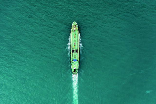 Ναυτιλία: Ολο και περισσότερα πλοία με εναλλακτικά καύσιμα