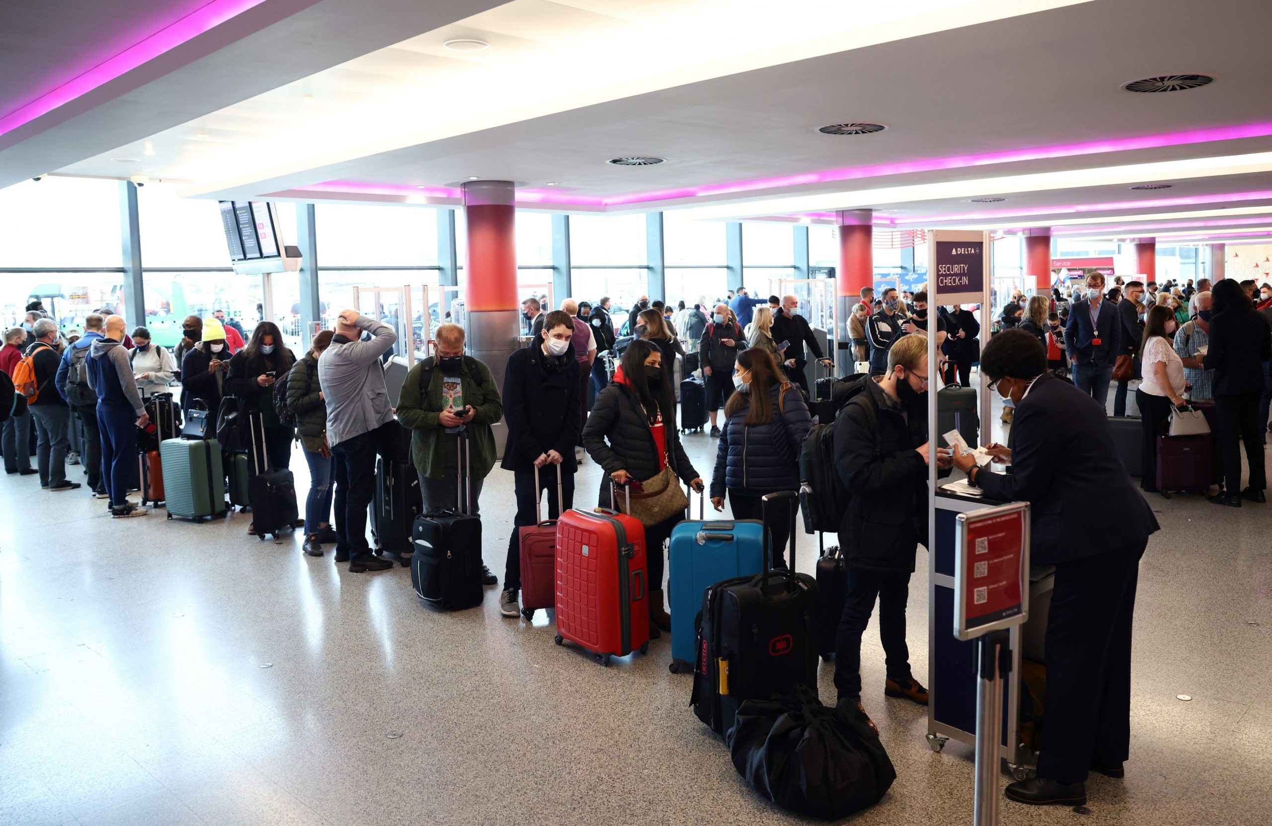 ΗΠΑ: Νέο «μπλακ άουτ» στα αεροδρόμια – Ακυρώθηκαν 700 πτήσεις σε ένα 24ωρο