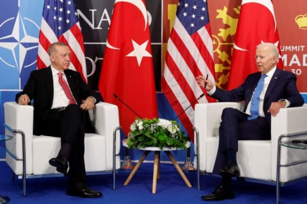 Μπάιντεν: Ευχαρίστησε τον Ερντογάν για το «ναι» στην ένταξη Σουηδίας – Φινλανδίας στο ΝΑΤΟ