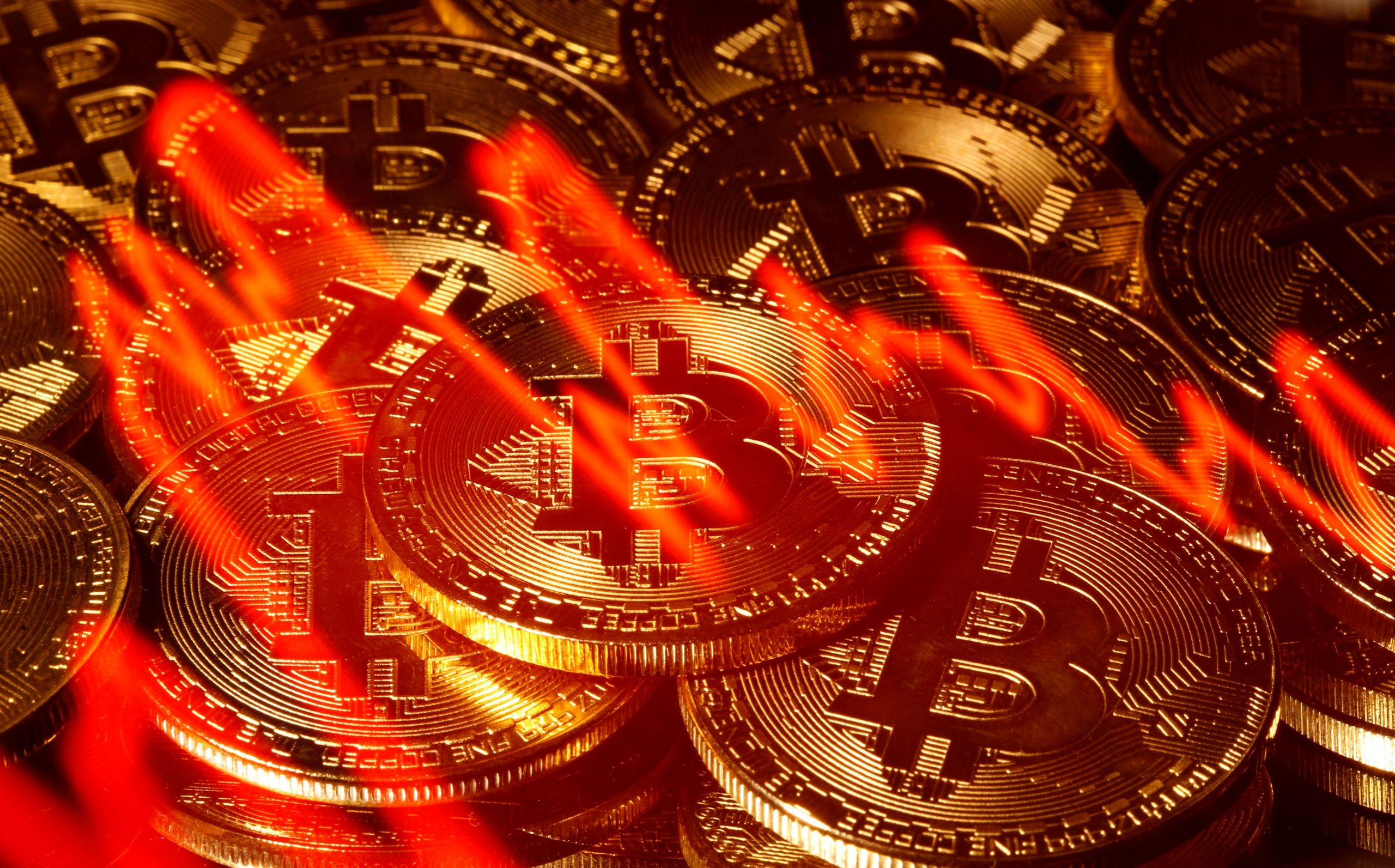 Κρυπτονομίσματα: Με νέα χαμηλά έτους φλερτάρει το Bitcoin