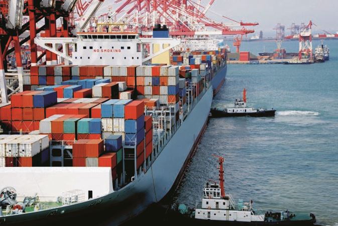 Ναυτιλία: Καταρρέουν οι ναύλοι στα containers