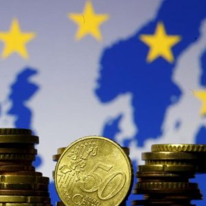 UBS: Η Ευρώπη αποφεύγει την ύφεση, αλλά η ανάπτυξη παραμένει αναιμική