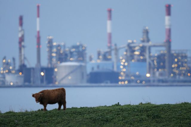 Γαλλία: Άνοιγμα σε Ιράν και Βενεζουέλα, ζητά περισσότερο πετρέλαιο από τη Σαουδική Αραβία