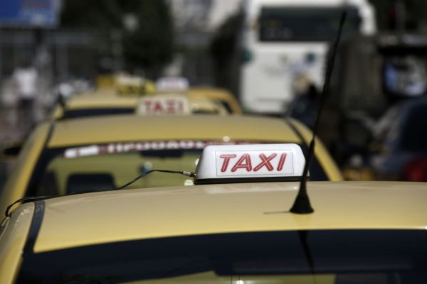 Ταξί: Παράταση προθεσμιών για αντικατάσταση λόγω συμπλήρωσης ορίου ηλικίας