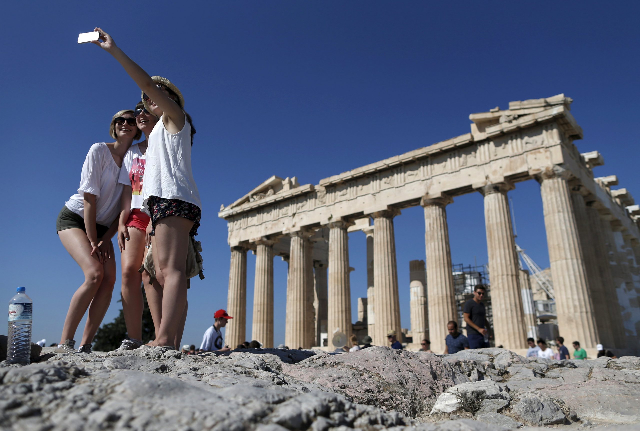 ΙΝΣΕΤΕ: Πώς αξιολογούν οι ξένοι τουρίστες τη φήμη της Ελλάδας