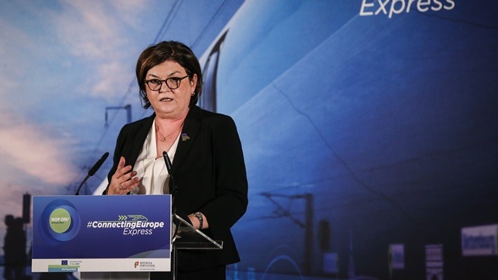 Adina-Ioana Vălean: The EU is here to support de-carbonization efforts
