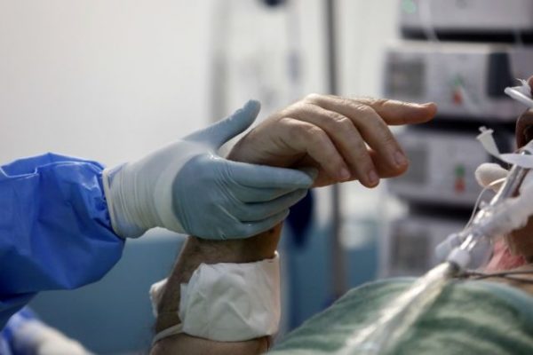 Covid-19 Greece: Public health officials point to decreased number of hospitalizations; slight hike in related fatalities