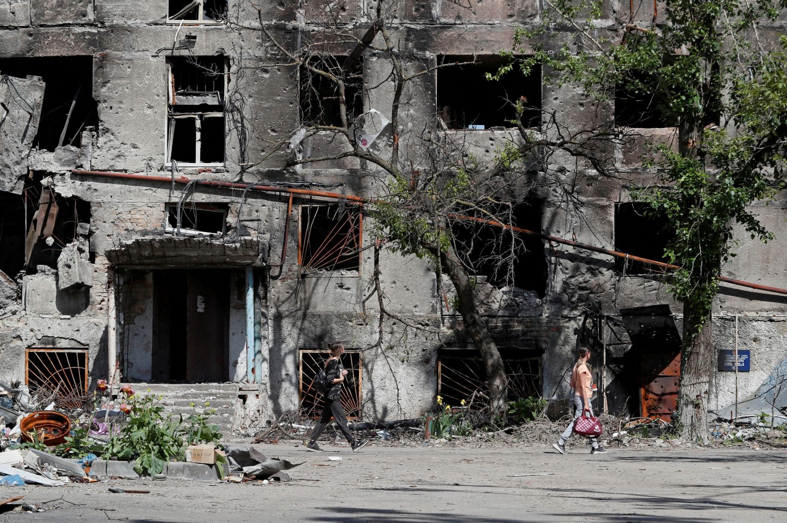 Ουκρανία: «Φύγετε τώρα από τη Μαριούπολη», λέει σύμβουλος του δημάρχου