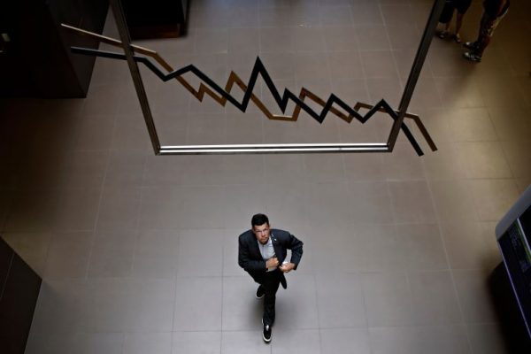 Χρηματιστήριο Αθηνών: Μάχη να κρατήσει τις 820 μονάδες