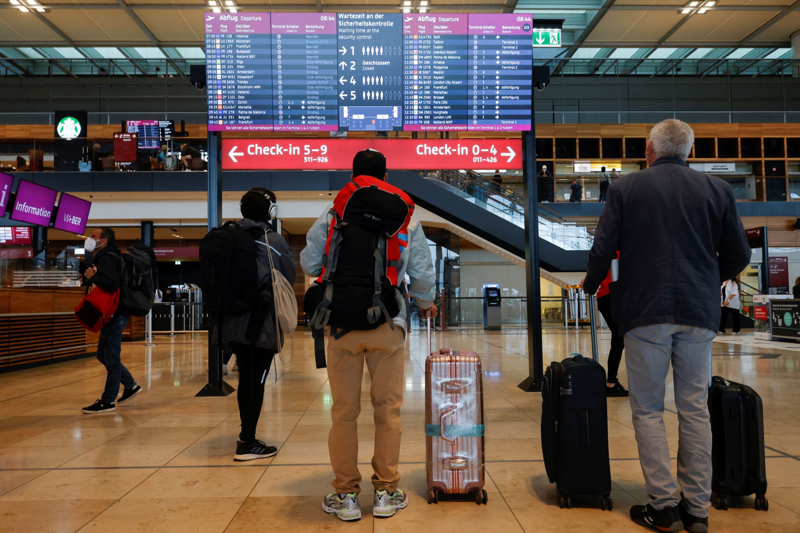 Aεροδρόμια: Νέες μαζικές ακυρώσεις πτήσεων από Air France-KLM και Lufthansa