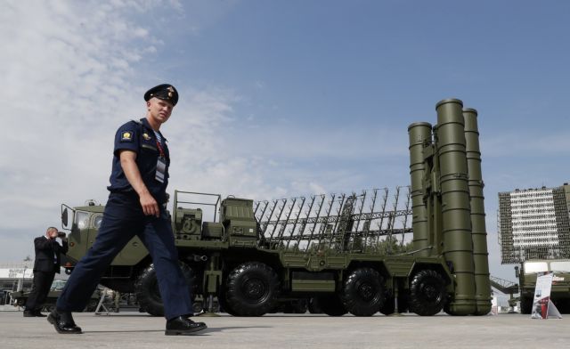 Ρωσία: Υποχρεωτικός εφοδιασμός του στρατού από επιχειρήσεις, αναγκαστικές υπερωρίες για τον πόλεμο στην Ουκρανία