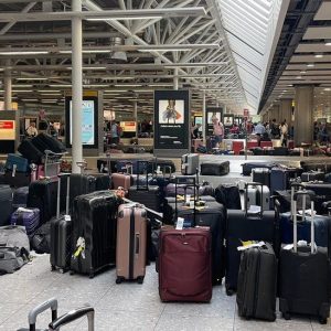 Αερομεταφορές: Πώς τα τέλη αποσκευών μεταφράζονται σε δισεκατομμύρια για τις αεροπορικές εταιρείες