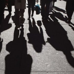 Δημογραφικό: Γερνάει ο πληθυσμός, ανεβαίνει το χρέος