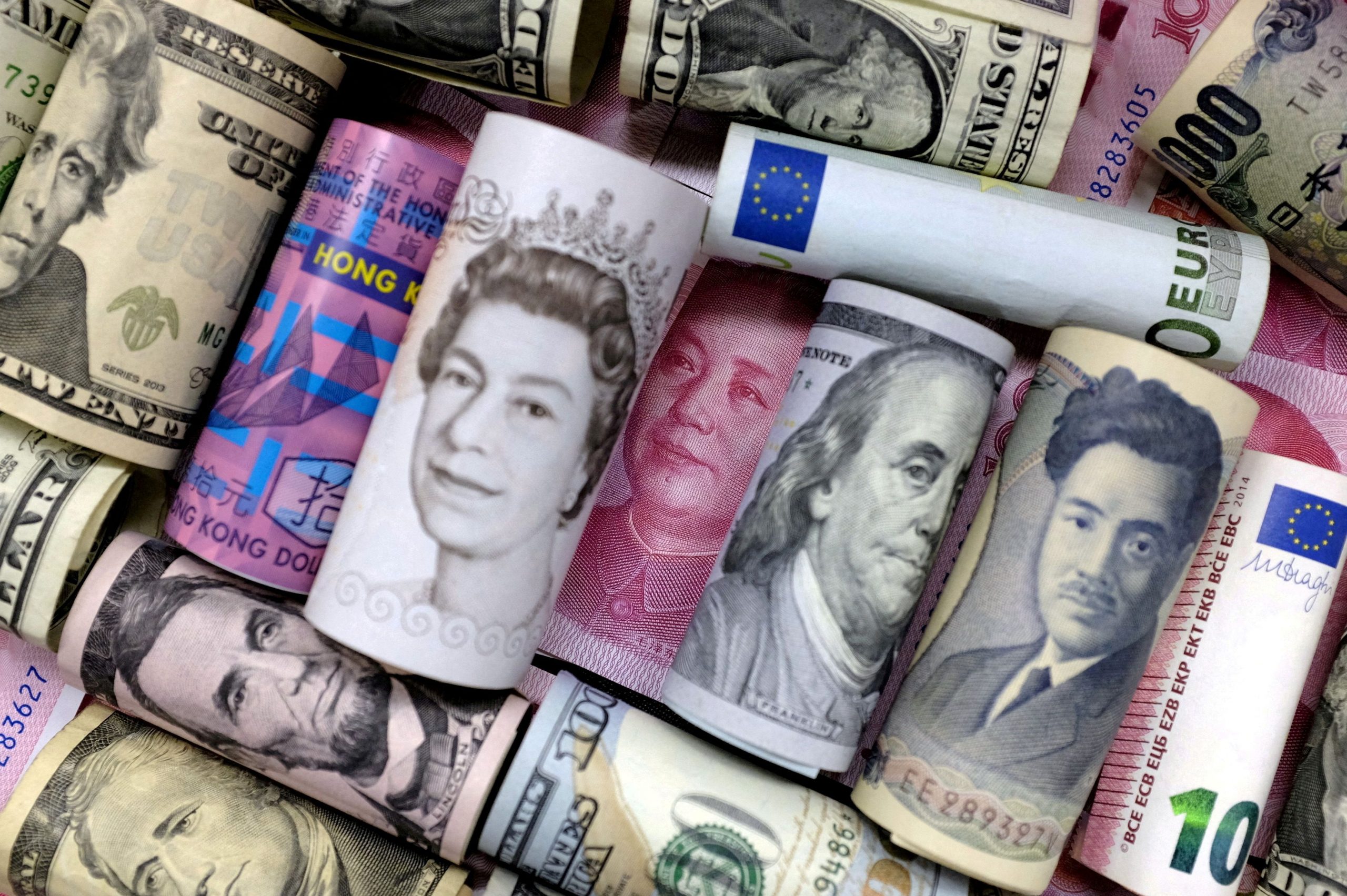 Βρετανία: Σε χαμηλό 37 ετών η λίρα έναντι του δολαρίου