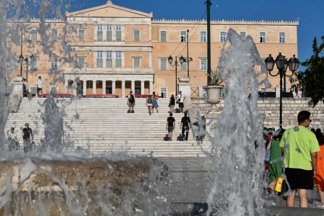 Καύσωνας: Υψηλές θερμοκρασίες διαρκείας – Κατηγορία 2 υψηλών θερμοκρασιών στην Αθήνα την Τρίτη