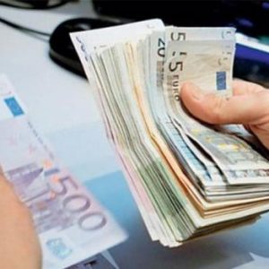 Κατώτατος μισθός: Πόσο αυξήθηκε στην Ευρώπη [γραφήματα]