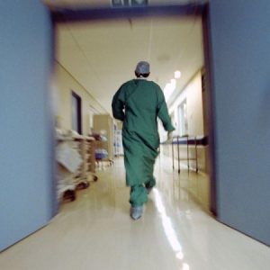 ΕΟΔΥ: Γιατί δεν ανακοίνωσε όλους τους θανάτους παιδιών από στρεπτόκοκκο