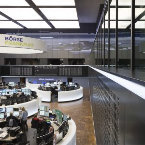 Ευρωπαϊκά χρηματιστήρια: Σε στενό εύρος, ξεχώρισε η Renk