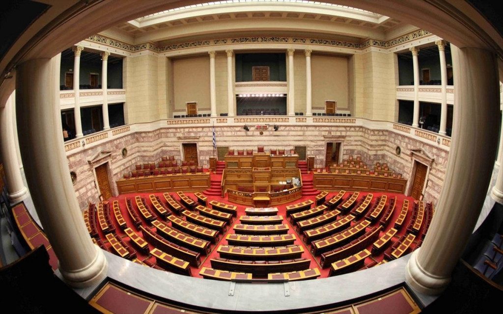 Βουλή: Ανοίγει στις 22 Αυγούστου για να συζητηθούν οι παρακολουθήσεις