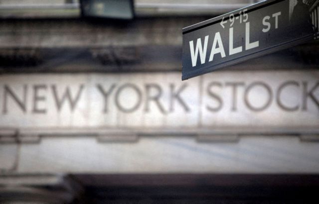 Wall Street: Ανώμαλη προσγείωση λόγω του ΑΕΠ των ΗΠΑ